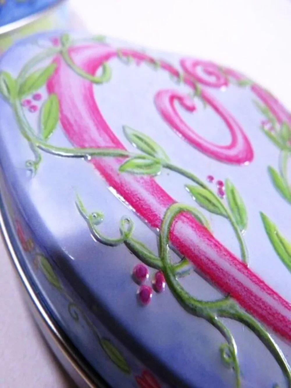 Brighton Heart Shaped Metal Tins Set Nested Keepsake Storage Pink Vines Embossed